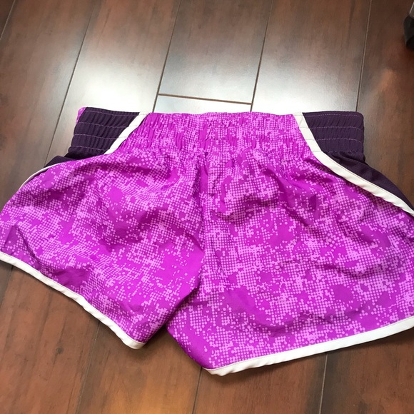 Nike running shorts - Picture 2 of 2